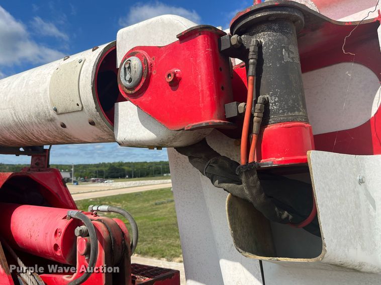 image for item DP0534 2007 GMC C7500  bucket truck