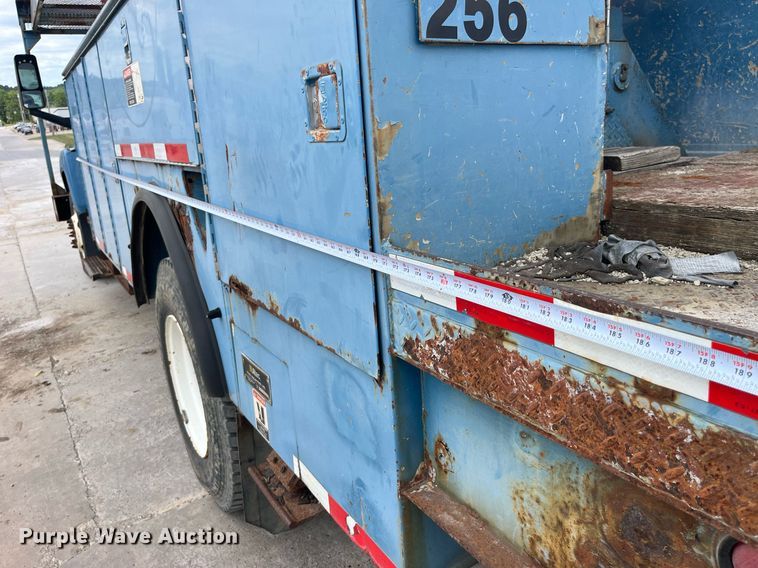 image for item DP0534 2007 GMC C7500  bucket truck