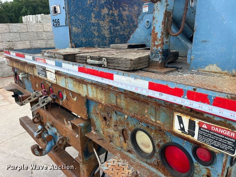 image for item DP0534 2007 GMC C7500  bucket truck