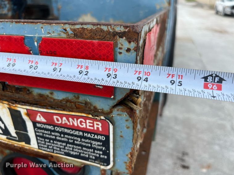 image for item DP0534 2007 GMC C7500  bucket truck