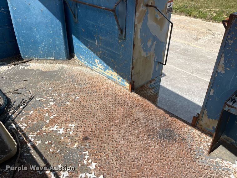 image for item DP0534 2007 GMC C7500  bucket truck