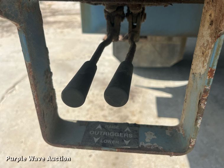 image for item DP0534 2007 GMC C7500  bucket truck