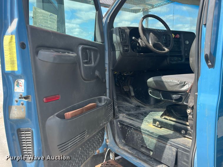 image for item DP0534 2007 GMC C7500  bucket truck