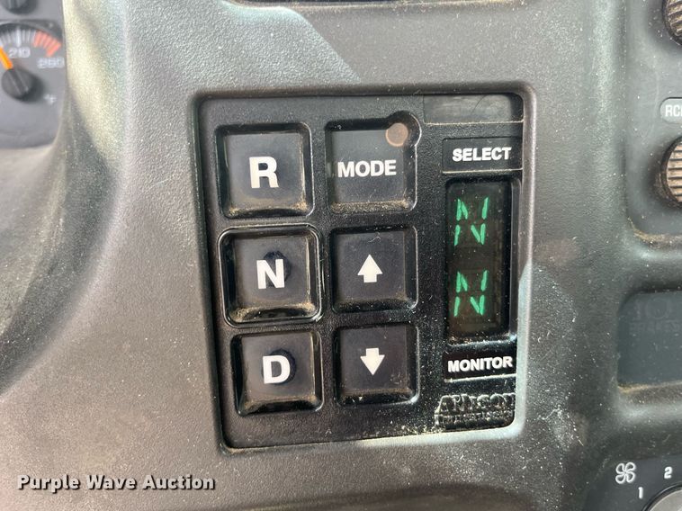 image for item DP0534 2007 GMC C7500  bucket truck