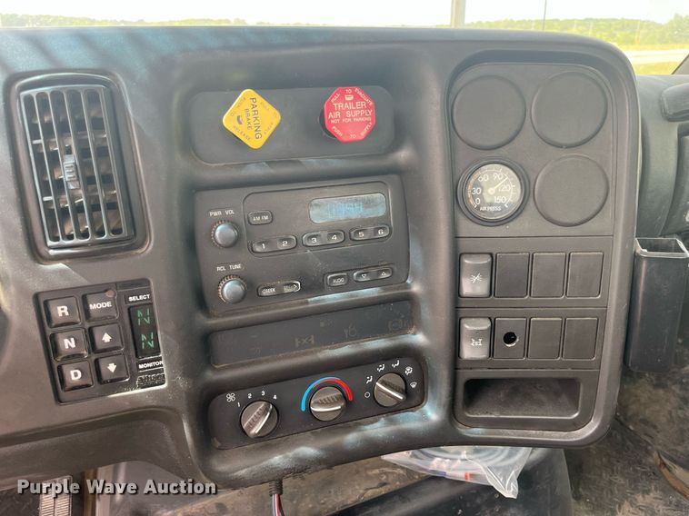 image for item DP0534 2007 GMC C7500  bucket truck