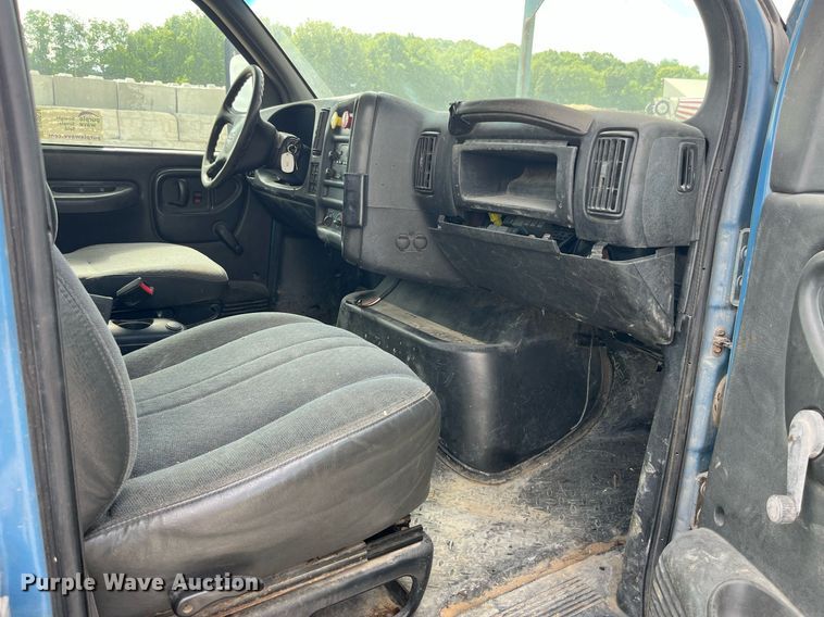 image for item DP0534 2007 GMC C7500  bucket truck