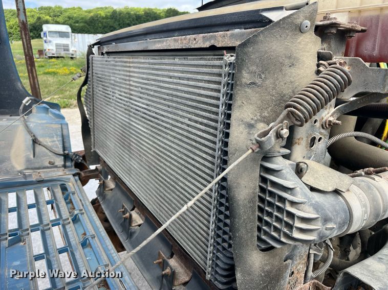 image for item DP0534 2007 GMC C7500  bucket truck