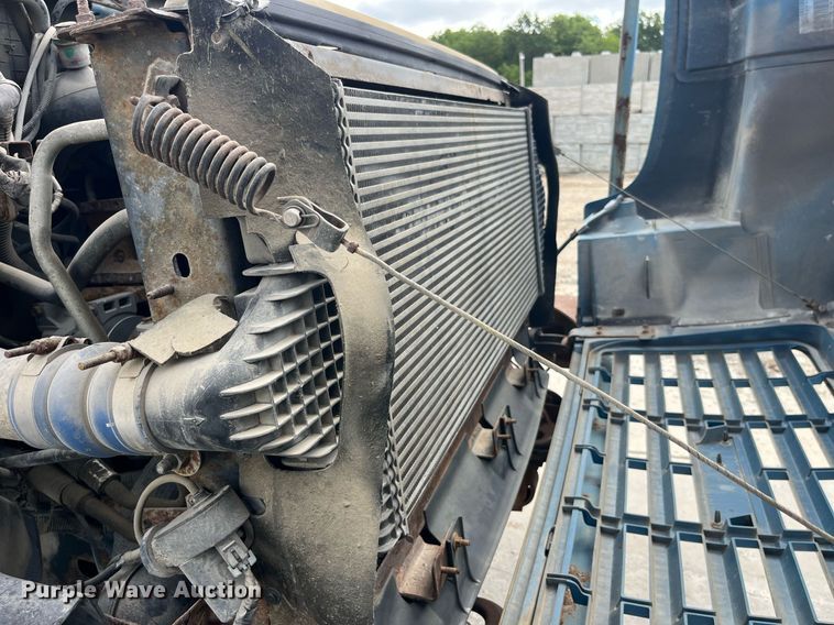 image for item DP0534 2007 GMC C7500  bucket truck