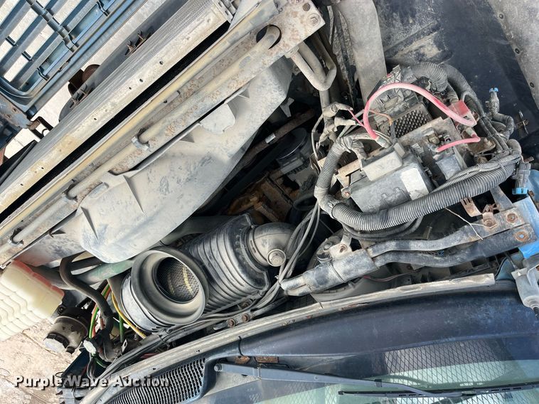 image for item DP0534 2007 GMC C7500  bucket truck