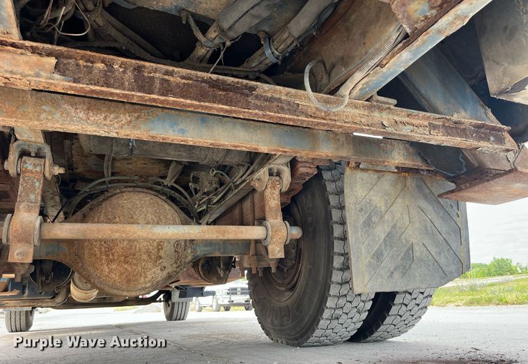 image for item DP0534 2007 GMC C7500  bucket truck