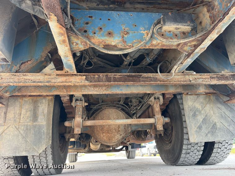 image for item DP0534 2007 GMC C7500  bucket truck