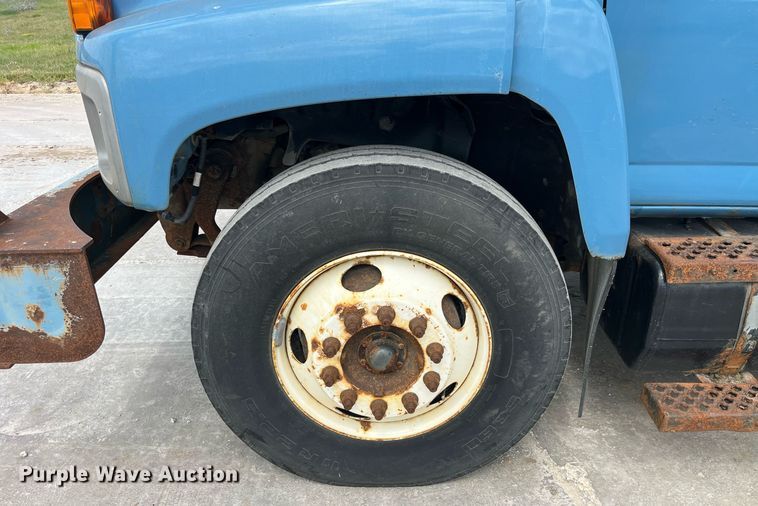 image for item DP0534 2007 GMC C7500  bucket truck