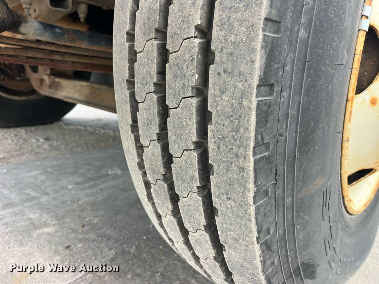 image for item DP0534 2007 GMC C7500  bucket truck