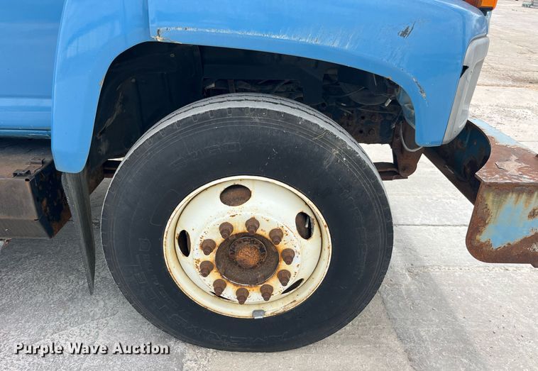 image for item DP0534 2007 GMC C7500  bucket truck