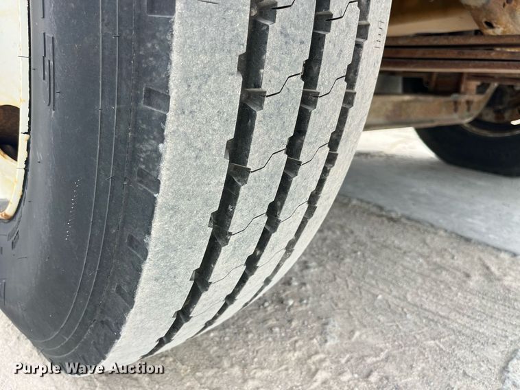 image for item DP0534 2007 GMC C7500  bucket truck