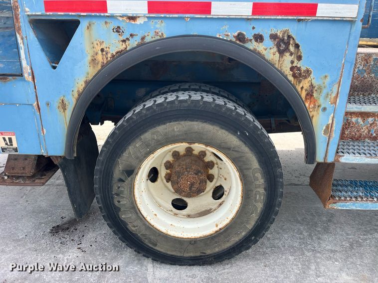 image for item DP0534 2007 GMC C7500  bucket truck