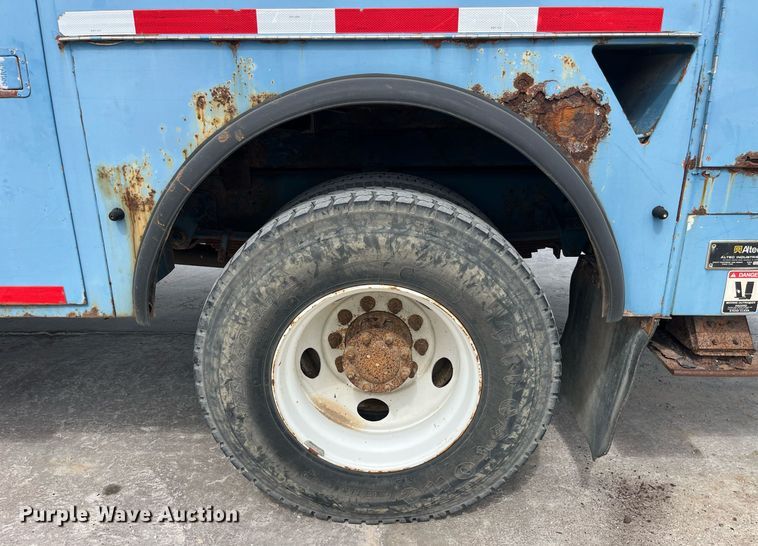 image for item DP0534 2007 GMC C7500  bucket truck