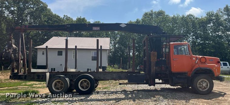 image for item DP0538 1987 Ford L8000  log loader truck