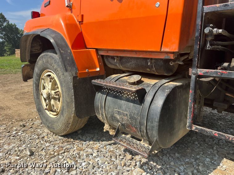 image for item DP0538 1987 Ford L8000  log loader truck