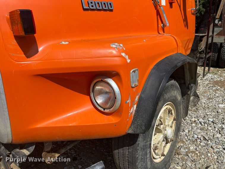 image for item DP0538 1987 Ford L8000  log loader truck