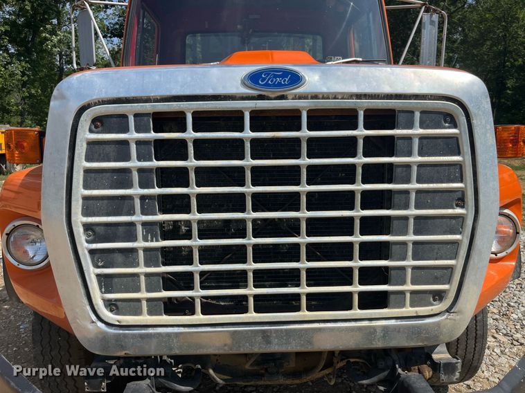 image for item DP0538 1987 Ford L8000  log loader truck