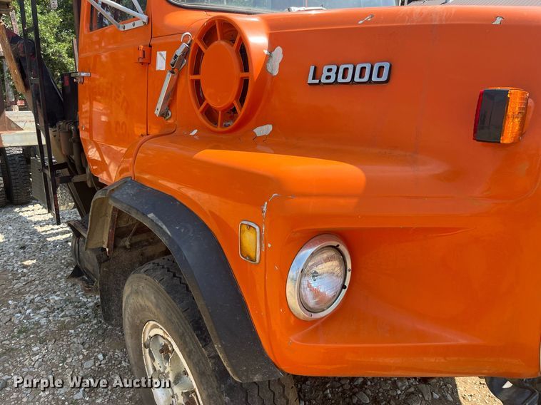 image for item DP0538 1987 Ford L8000  log loader truck
