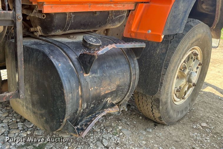 image for item DP0538 1987 Ford L8000  log loader truck