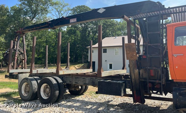 image for item DP0538 1987 Ford L8000  log loader truck