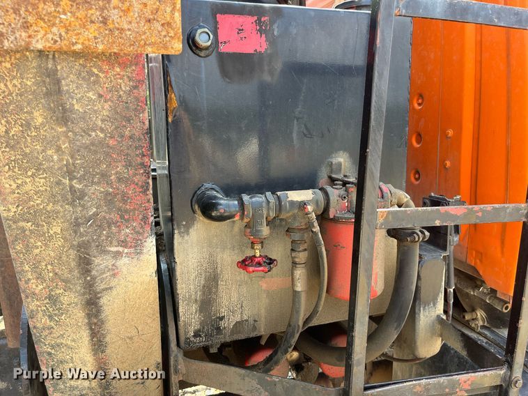 image for item DP0538 1987 Ford L8000  log loader truck