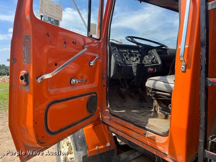 image for item DP0538 1987 Ford L8000  log loader truck