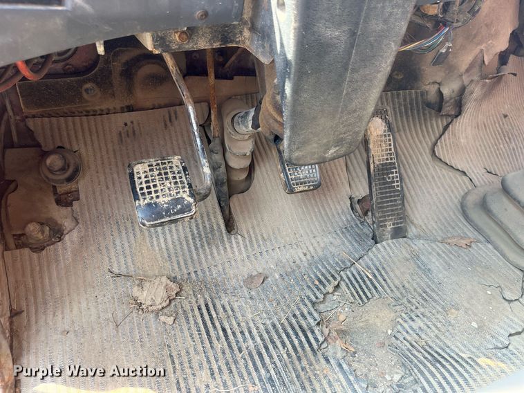 image for item DP0538 1987 Ford L8000  log loader truck