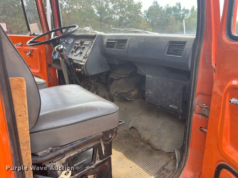 image for item DP0538 1987 Ford L8000  log loader truck