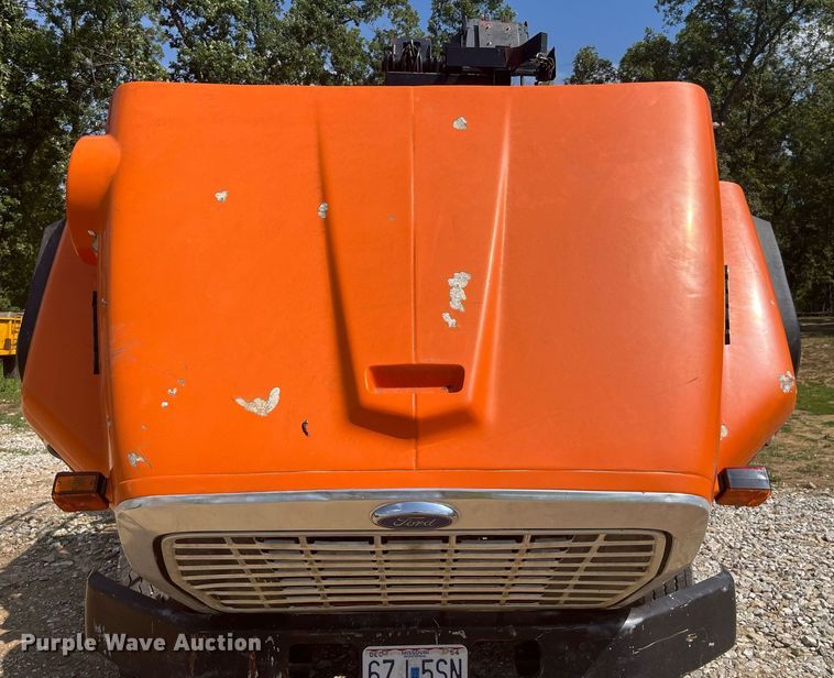 image for item DP0538 1987 Ford L8000  log loader truck