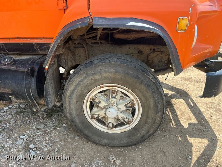 image for item DP0538 1987 Ford L8000  log loader truck