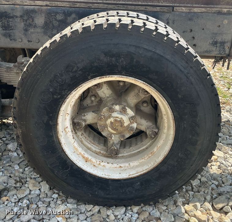 image for item DP0538 1987 Ford L8000  log loader truck