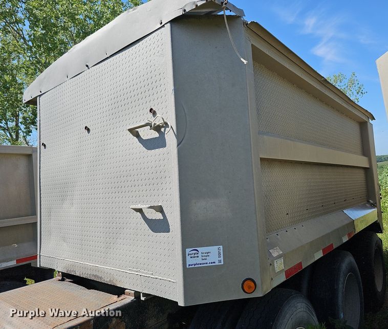 image for item DQ0125 1990 Cornhusker Pup  end dump pup trailer