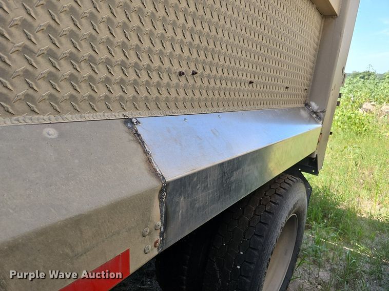 image for item DQ0125 1990 Cornhusker Pup  end dump pup trailer