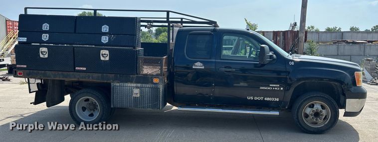 image for item DQ0860 2009 GMC Sierra 3500HD  Ext. Cab flatbed pickup truck