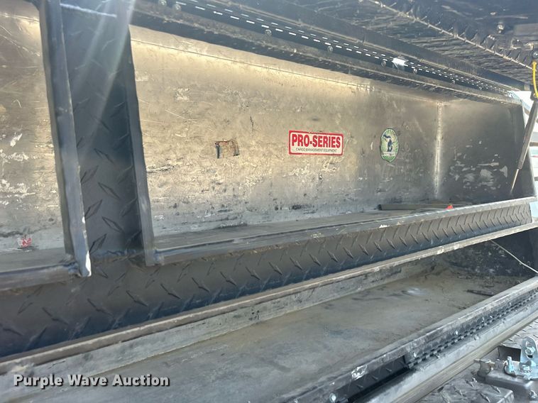 image for item DQ0860 2009 GMC Sierra 3500HD  Ext. Cab flatbed pickup truck