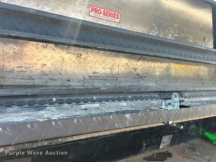 image for item DQ0860 2009 GMC Sierra 3500HD  Ext. Cab flatbed pickup truck