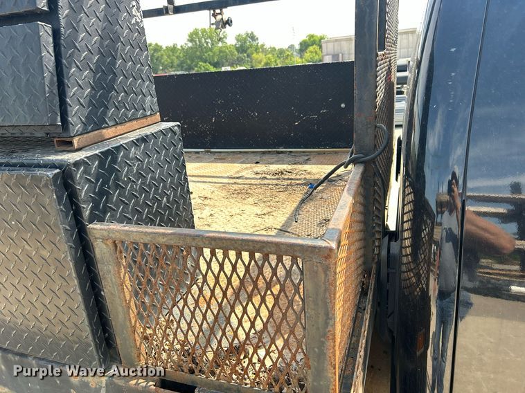 image for item DQ0860 2009 GMC Sierra 3500HD  Ext. Cab flatbed pickup truck