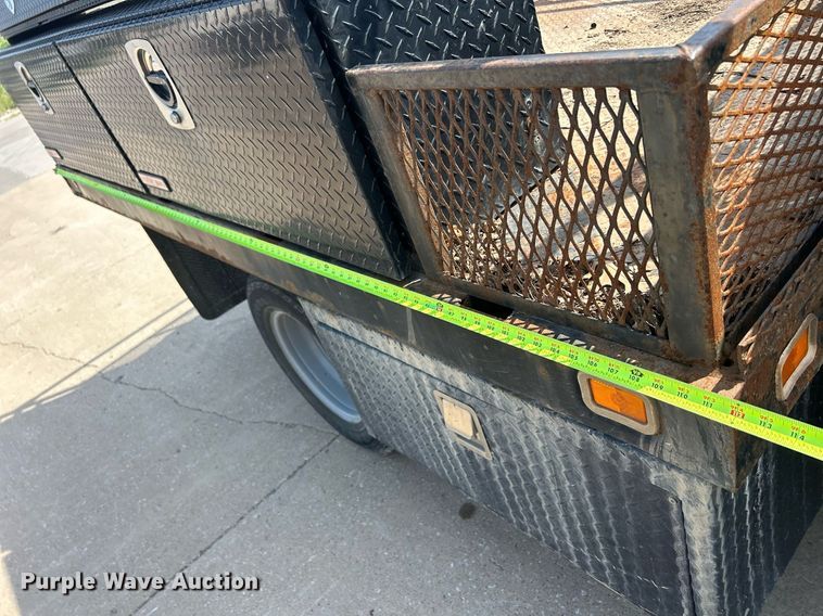 image for item DQ0860 2009 GMC Sierra 3500HD  Ext. Cab flatbed pickup truck