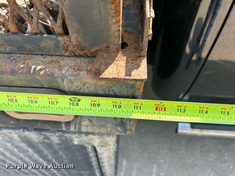 image for item DQ0860 2009 GMC Sierra 3500HD  Ext. Cab flatbed pickup truck