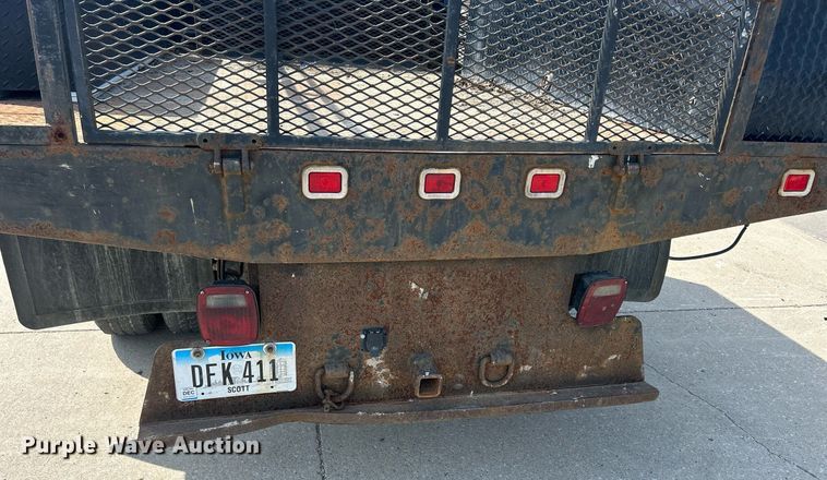 image for item DQ0860 2009 GMC Sierra 3500HD  Ext. Cab flatbed pickup truck