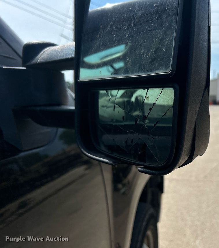 image for item DQ0860 2009 GMC Sierra 3500HD  Ext. Cab flatbed pickup truck