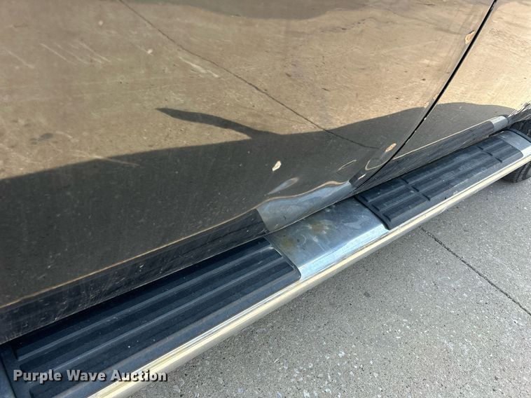 image for item DQ0860 2009 GMC Sierra 3500HD  Ext. Cab flatbed pickup truck