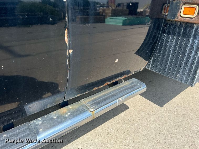 image for item DQ0860 2009 GMC Sierra 3500HD  Ext. Cab flatbed pickup truck