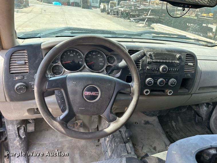 image for item DQ0860 2009 GMC Sierra 3500HD  Ext. Cab flatbed pickup truck