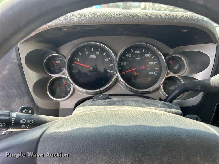 image for item DQ0860 2009 GMC Sierra 3500HD  Ext. Cab flatbed pickup truck