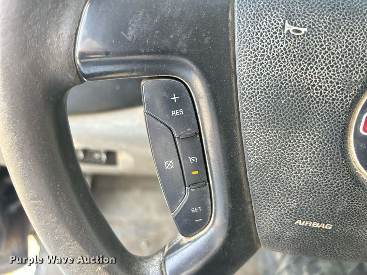 image for item DQ0860 2009 GMC Sierra 3500HD  Ext. Cab flatbed pickup truck